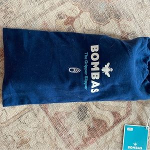Nwt Bombas non slip large slippers